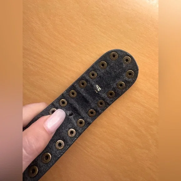 Y2K Studded Leather Western Concho Belt Amber Rhinestones Croc Embossed - Picture 8 of 9